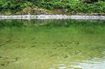 Flusswasser - Foto, Druck, Poster, Leinwand